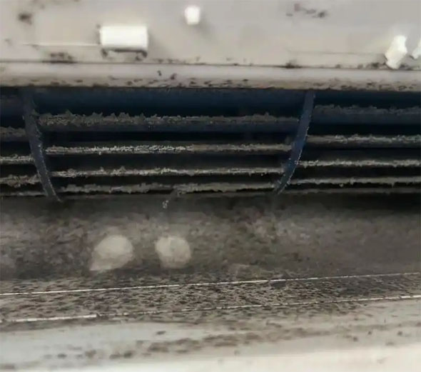 涡阳空调吹的风有股烧焦味是怎么回事